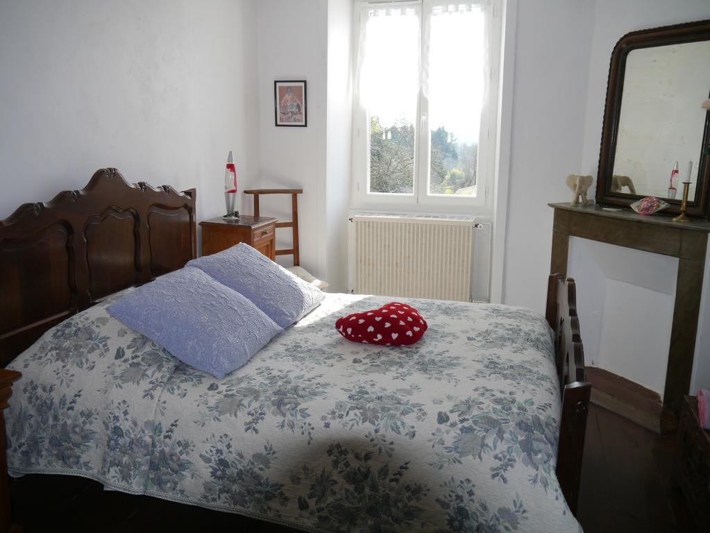 Ajjana Chambres D'Hotes Saint-Saud-Lacoussière Εξωτερικό φωτογραφία