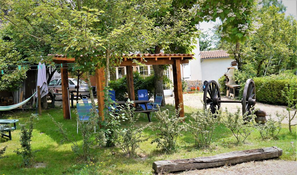 Ajjana Chambres D'Hotes Saint-Saud-Lacoussière Εξωτερικό φωτογραφία